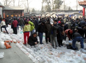 En gigantisk diversemarknad med försäljning av husdjur, fritidsprodukter och mycket annat vid Shilihe Bridge i sydöstra Beijing